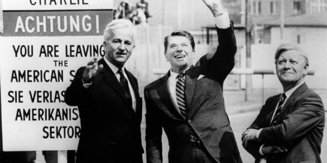 Richard von Weizsaecker, con Ronald Reagan e il cancelliere Helmut Schmidt 